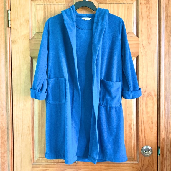 Boy’s size 6 gently used Lands’ End warm blue fleece robe with a hood - Picture 2 of 7